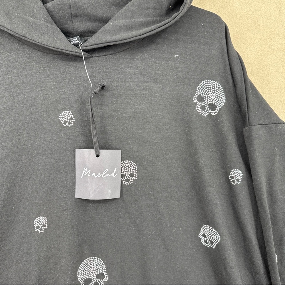 Marled Black Hoodie with Skull Design - Picture 2 of 10